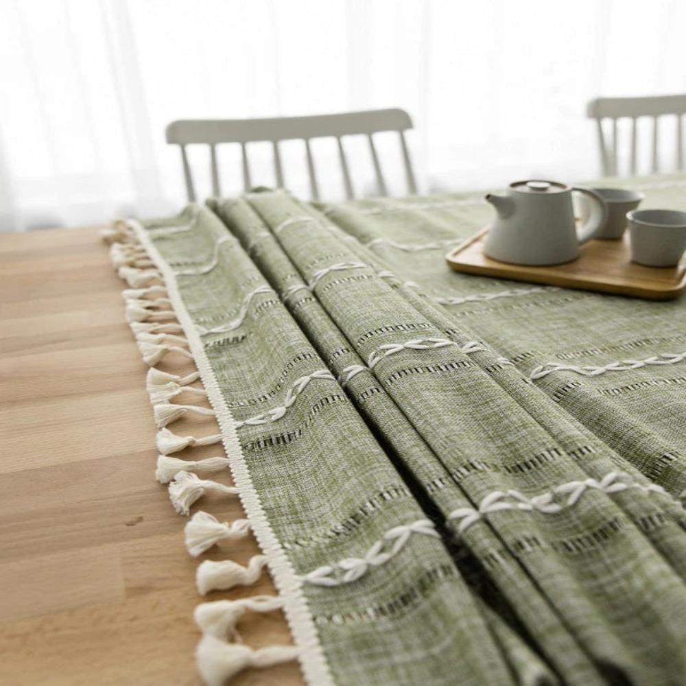 Elegant cotton-linen tablecloth