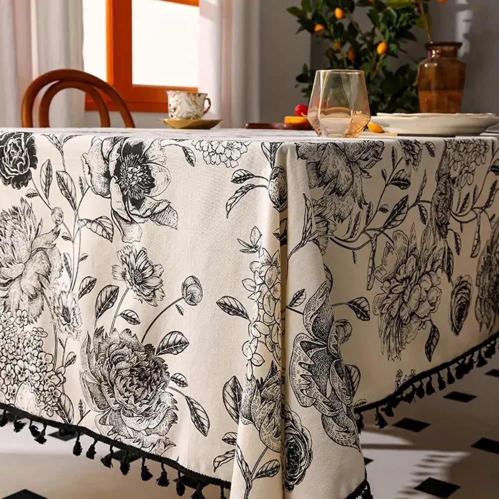 Schwarze florale Quasten-Bauernhaus-Tischdecke