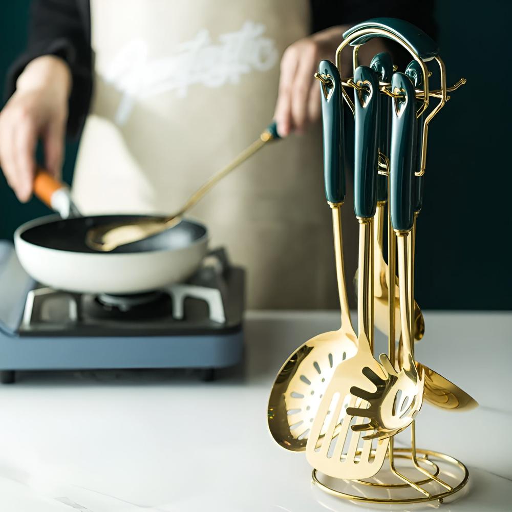 Goldenes Edelstahl-Besteckset