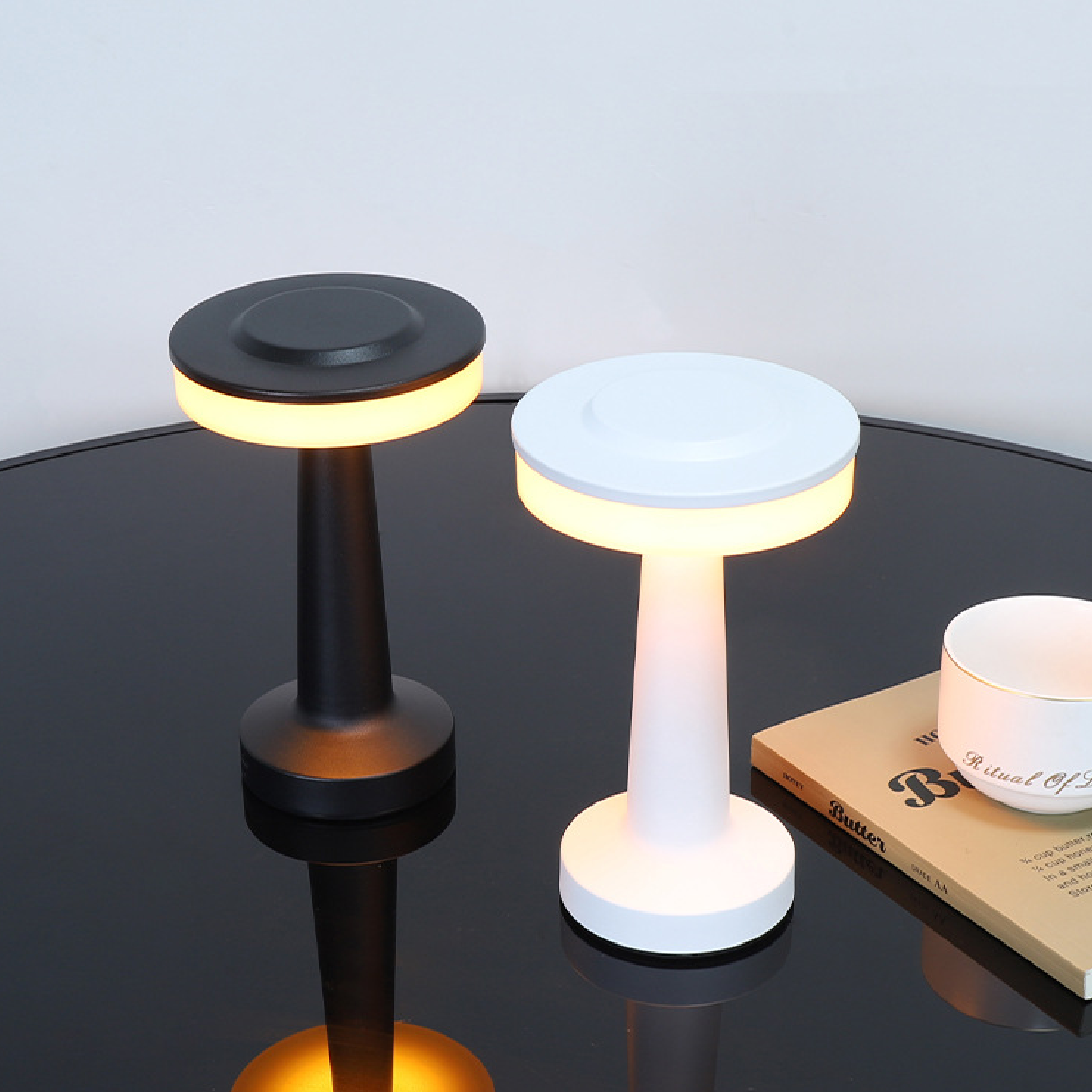 Birdona's Metall Tischlampe