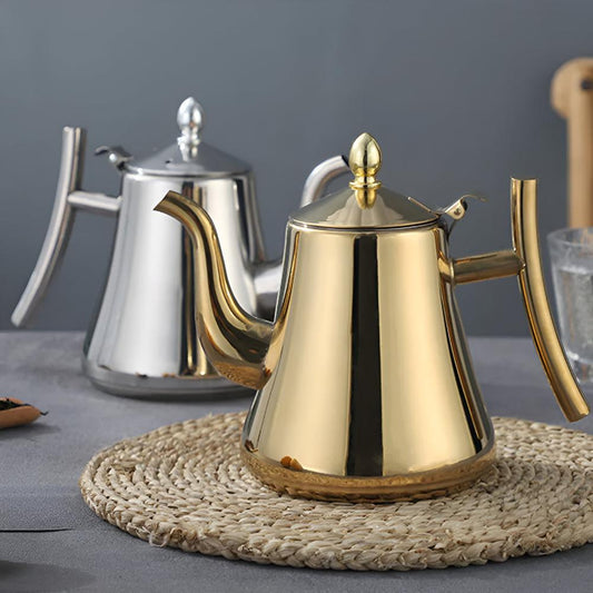 Stainless steel tea kettle with integrated filter