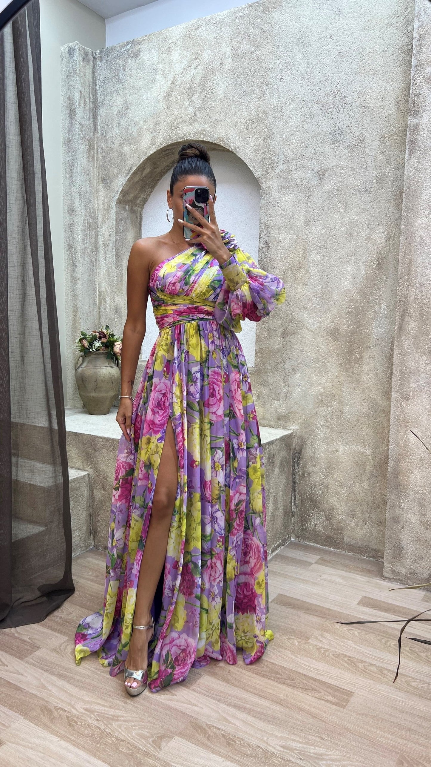 Corinne | Maxikleid mit Blumenmuster und Schlitz, einseitig