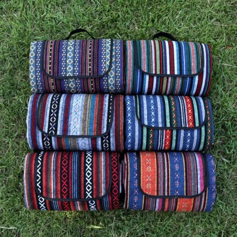 OUTDOORBLANKET – Wasserdichte Picknickdecke mit Ethno-Design für Camping und Ausflüge