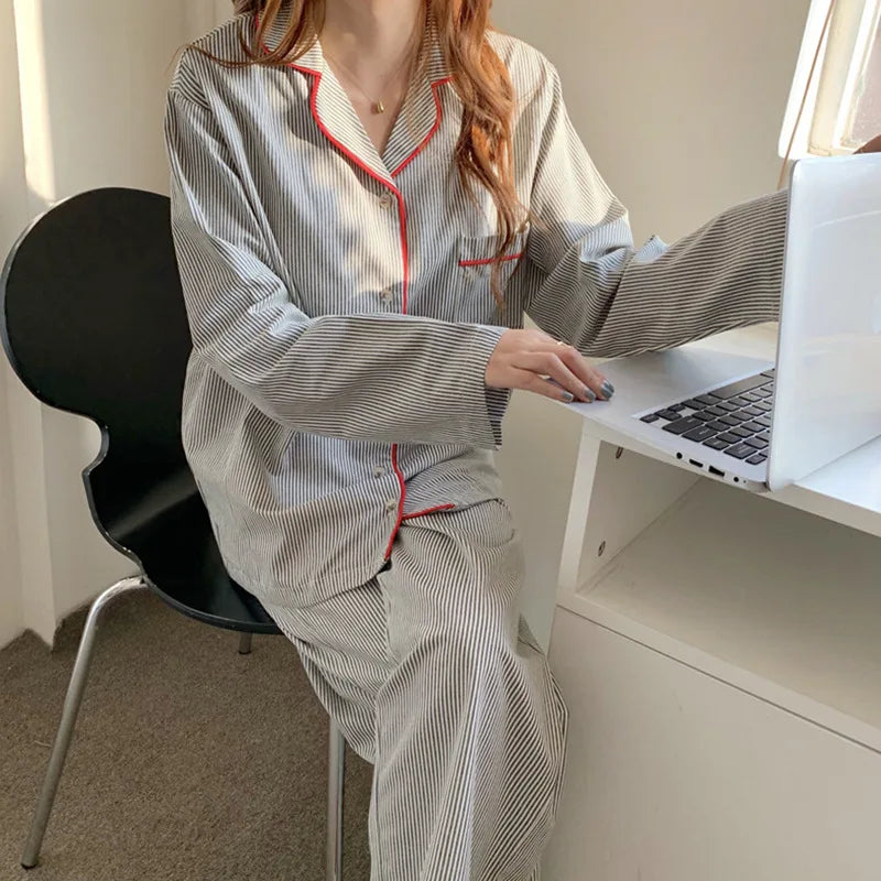 Damen 2-teiliges Pyjama-Set mit gestreiftem Hemd und Hose