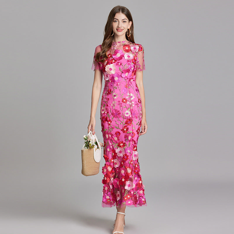 Camille | Damen Maxikleid aus transparentem Stoff mit floralem 3D-Stickerei