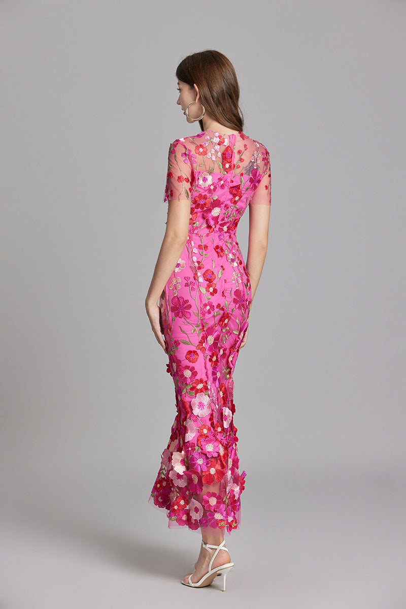 Camille | Damen Maxikleid aus transparentem Stoff mit floralem 3D-Stickerei