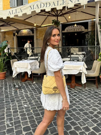 Damen Mini-Kleid mit kurzen Puffärmeln und strukturiertem Detail