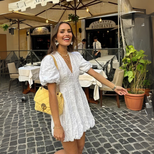 Damen Mini-Kleid mit kurzen Puffärmeln und strukturiertem Detail