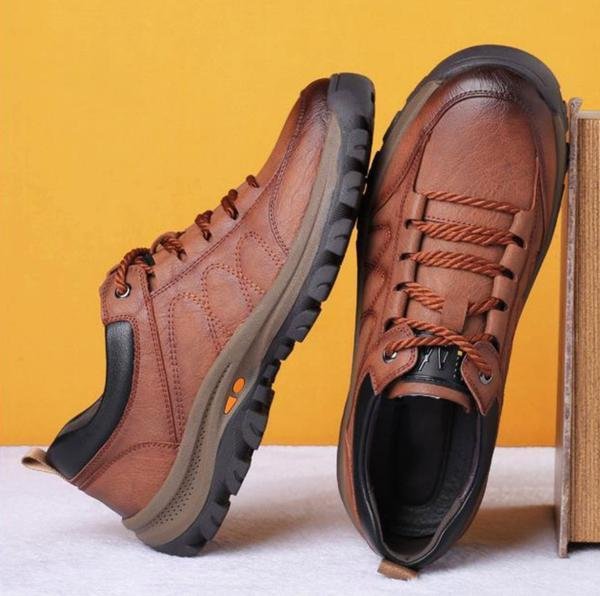 Handgenähte Herren-Freizeitschuhe | Echtes Rindsleder | Orthopädisches Drei-Fuß-Stützdesign | Rutschfeste Gummisohle | Wasserabweisend & Atmungsaktiv | Schwarz & Braun