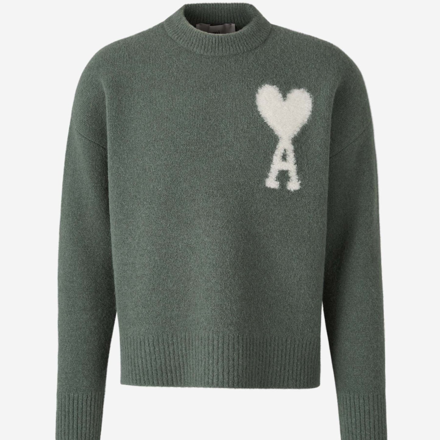 Women's sweater with heart motif – style &amp; comfort
