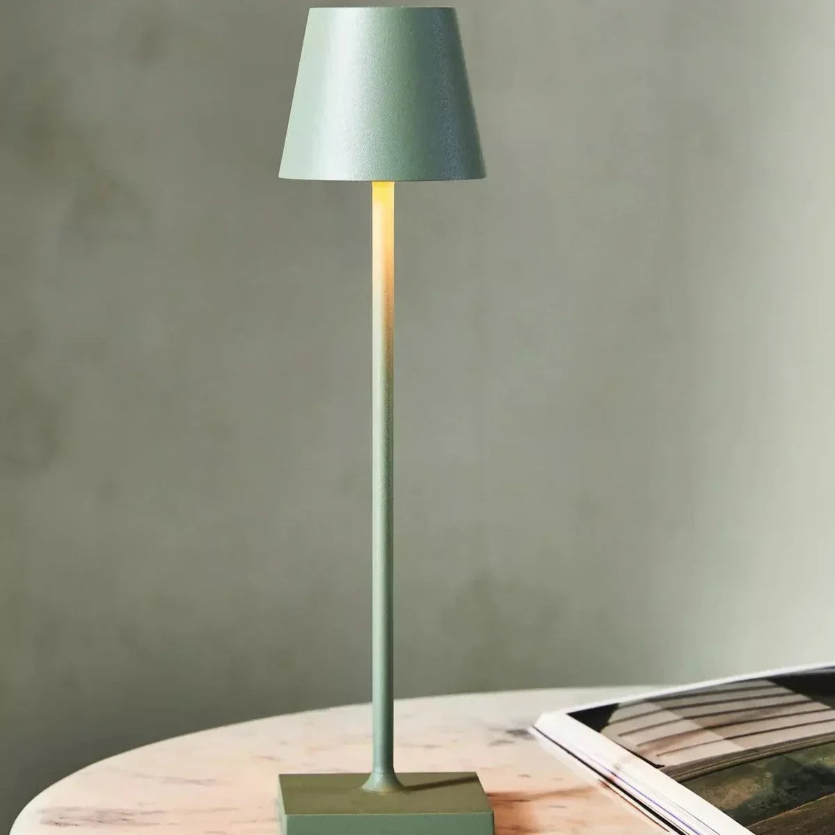 Tischlampe - LED-Beleuchtung - USB-Ladung